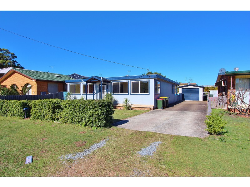 14 Arnott Street, Laurieton NSW 2443