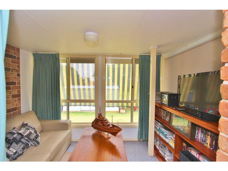 8 Explorers Way, Lake Cathie NSW 2445
