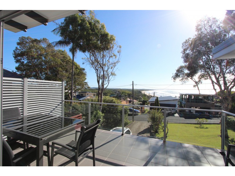 11 Graham Street, Bonny Hills NSW 2445