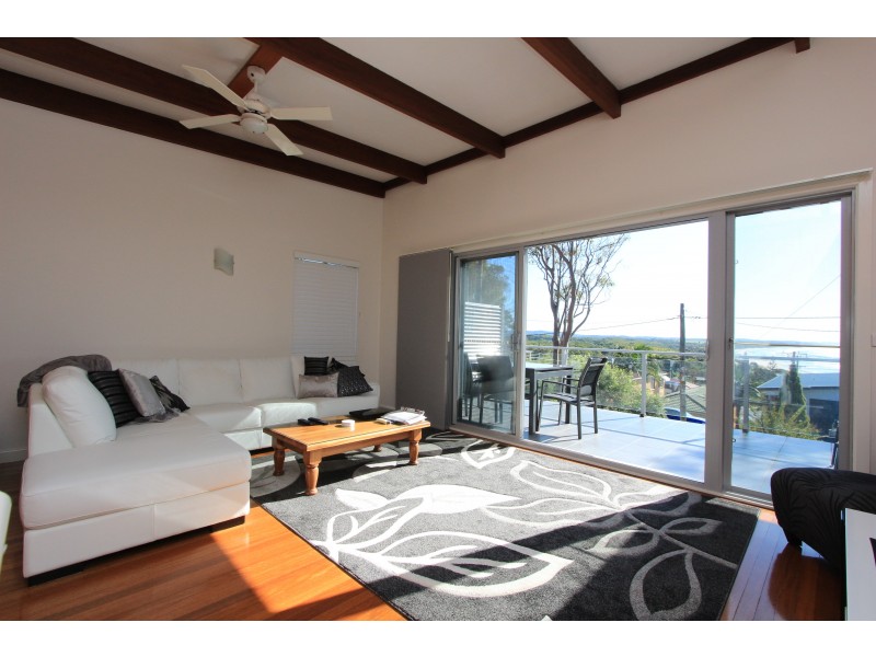 11 Graham Street, Bonny Hills NSW 2445