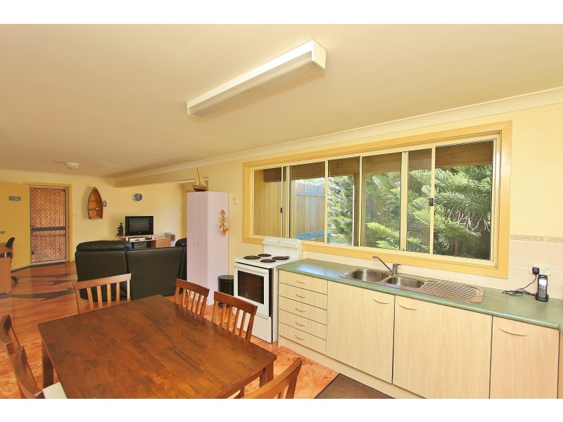 6 Iluka Way, Dunbogan NSW 2443