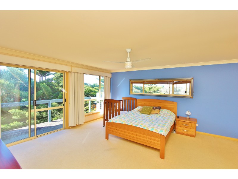 6 Iluka Way, Dunbogan NSW 2443