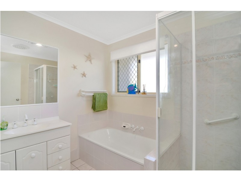 5 Silver Glade Drive, Elanora QLD 4221