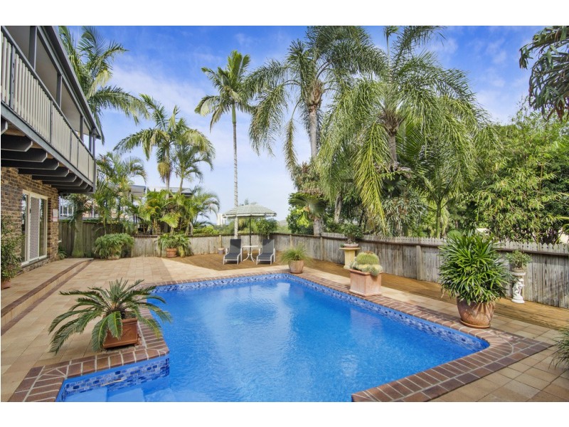 36 Seaview Parade, Elanora QLD 4221