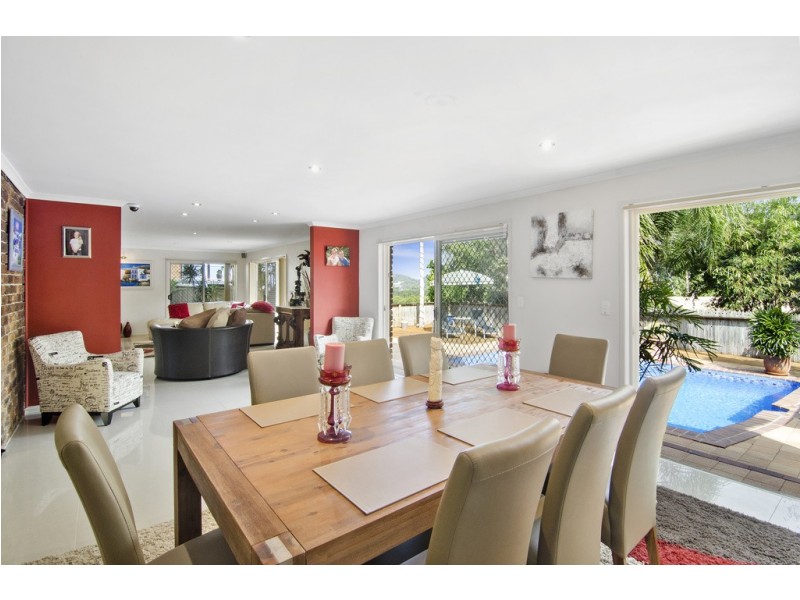 36 Seaview Parade, Elanora QLD 4221