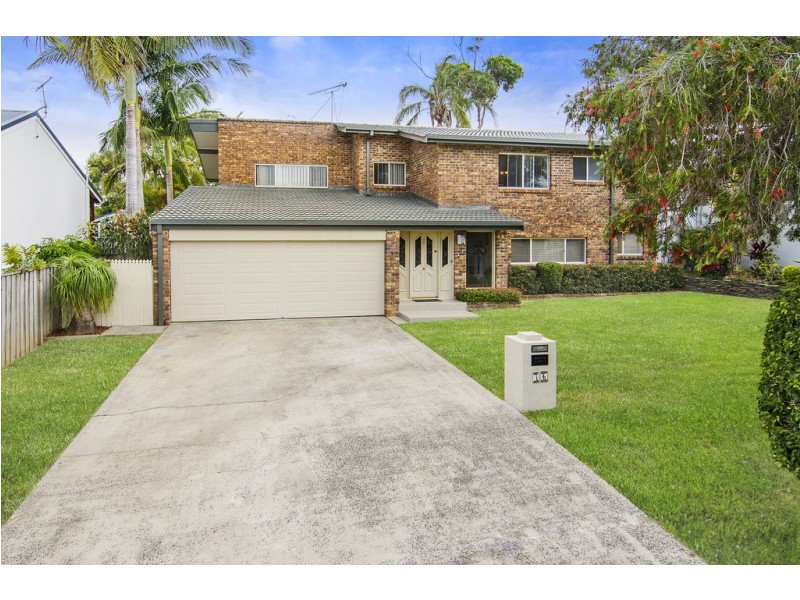 36 Seaview Parade, Elanora QLD 4221