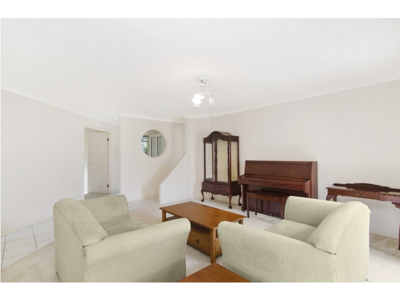 13 Ottelia Drive, Elanora QLD 4221