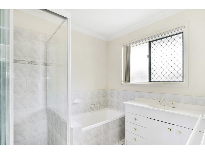 13 Ottelia Drive, Elanora QLD 4221