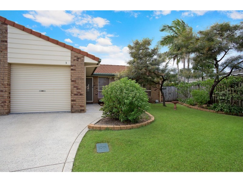 1/4 Woburn Place, Burleigh Waters QLD 4220