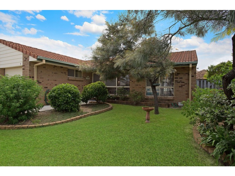 1/4 Woburn Place, Burleigh Waters QLD 4220