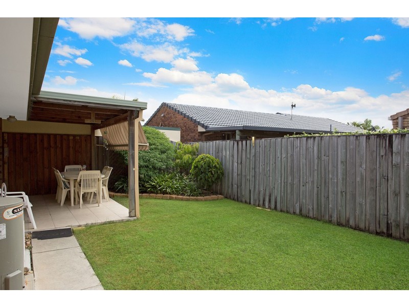 1/4 Woburn Place, Burleigh Waters QLD 4220