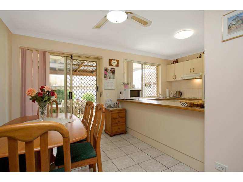 1/4 Woburn Place, Burleigh Waters QLD 4220