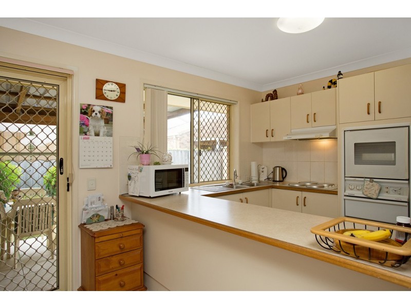 1/4 Woburn Place, Burleigh Waters QLD 4220