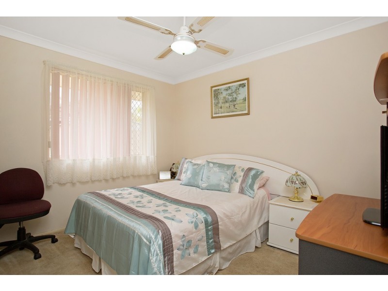 1/4 Woburn Place, Burleigh Waters QLD 4220