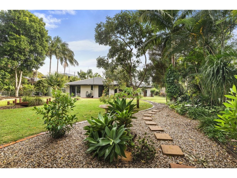 4 Tierney Drive, Currumbin Waters QLD 4223
