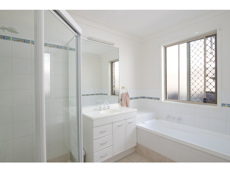 37 Leopard Avenue, Elanora QLD 4221