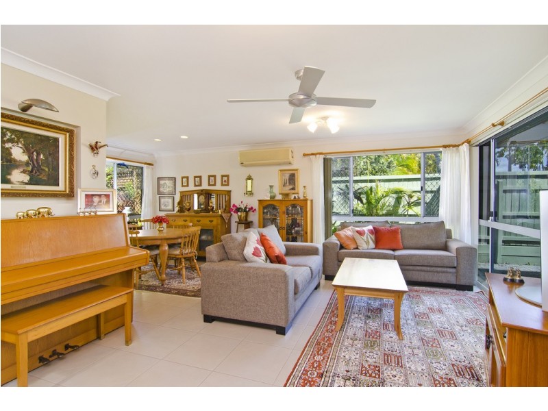 1 Rees Court, Elanora QLD 4221