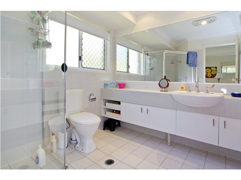 1 Rees Court, Elanora QLD 4221