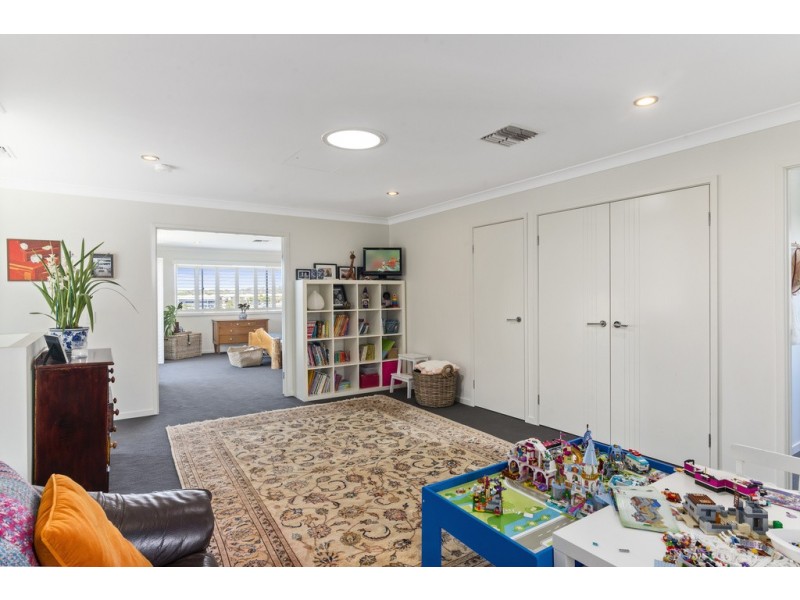 15 Lakefront Crescent, Varsity Lakes QLD 4227