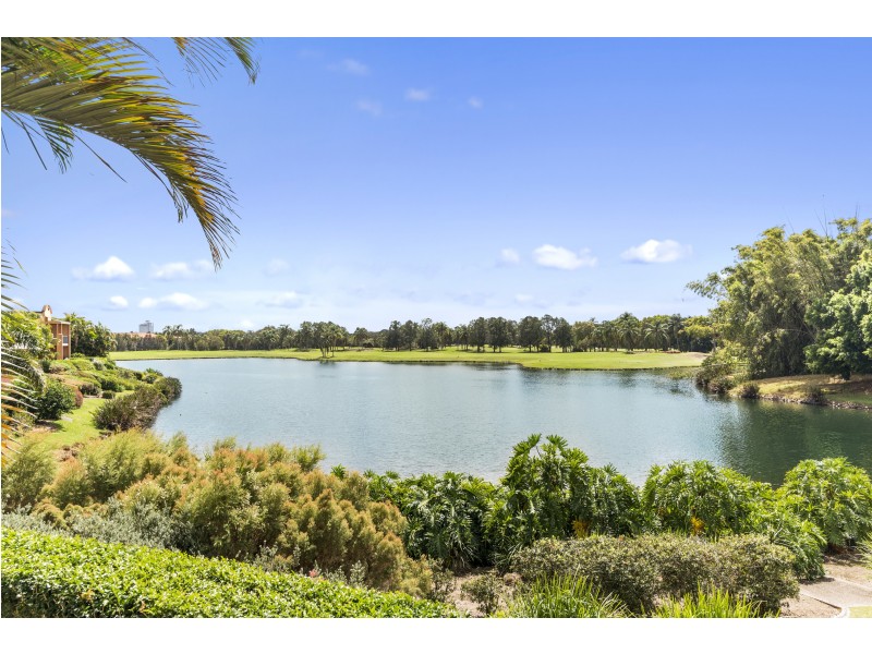 15/85 Palm Meadows Drive, Carrara QLD 4211