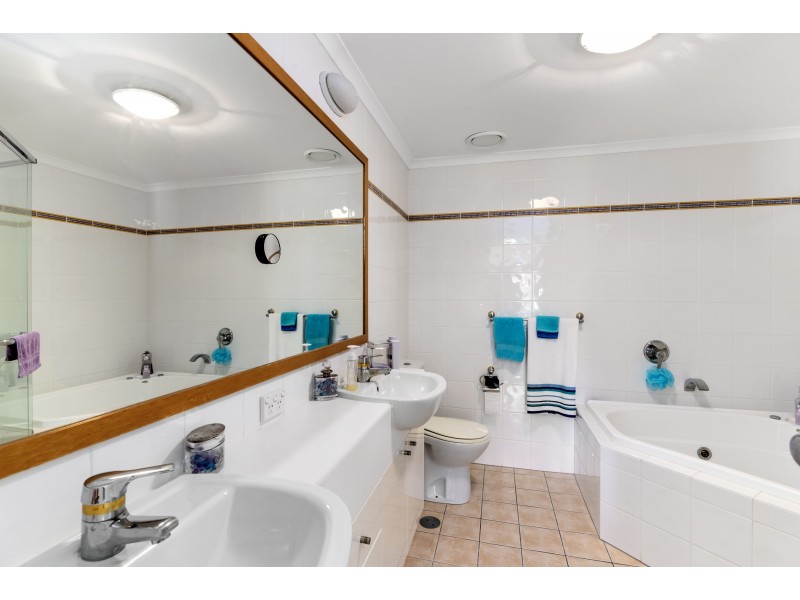 15/85 Palm Meadows Drive, Carrara QLD 4211