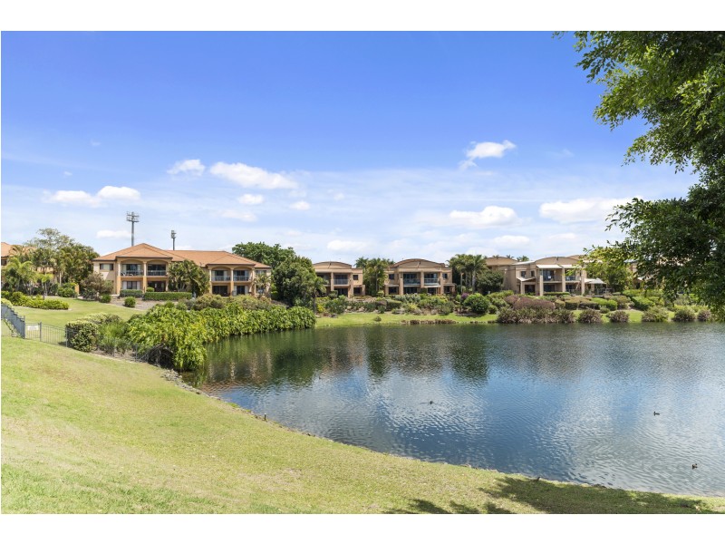 15/85 Palm Meadows Drive, Carrara QLD 4211