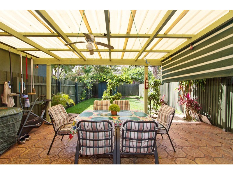 2/74 Third Avenue, Palm Beach QLD 4221