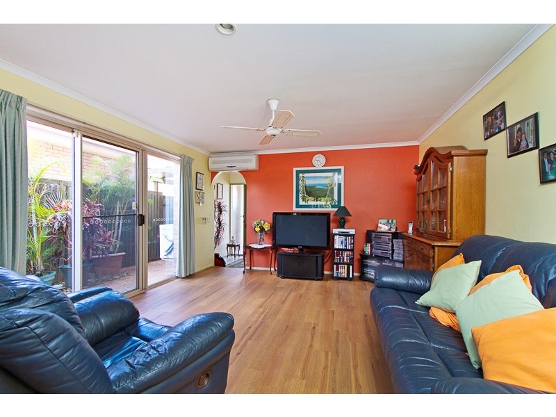 2/74 Third Avenue, Palm Beach QLD 4221