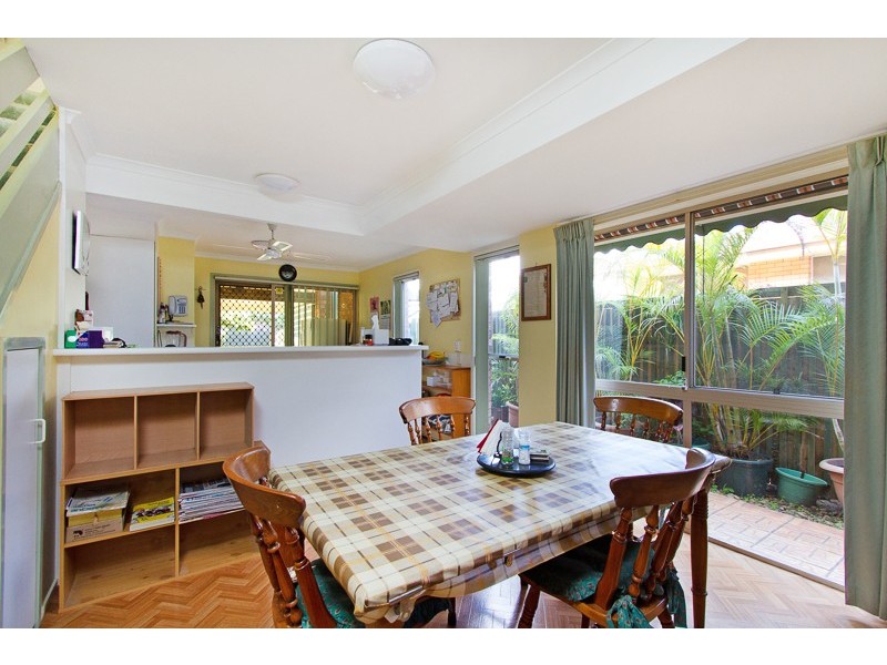2/74 Third Avenue, Palm Beach QLD 4221