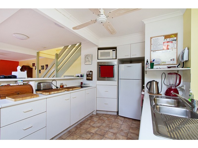 2/74 Third Avenue, Palm Beach QLD 4221