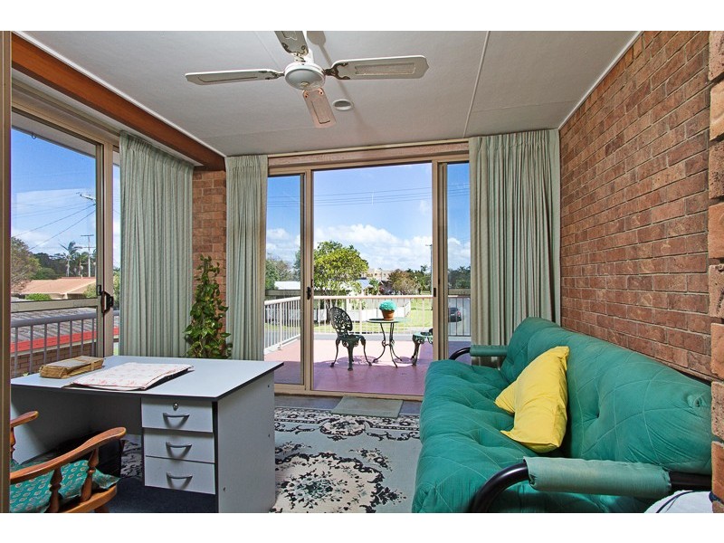 2/74 Third Avenue, Palm Beach QLD 4221