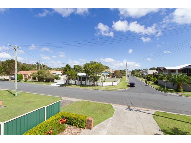 2/74 Third Avenue, Palm Beach QLD 4221