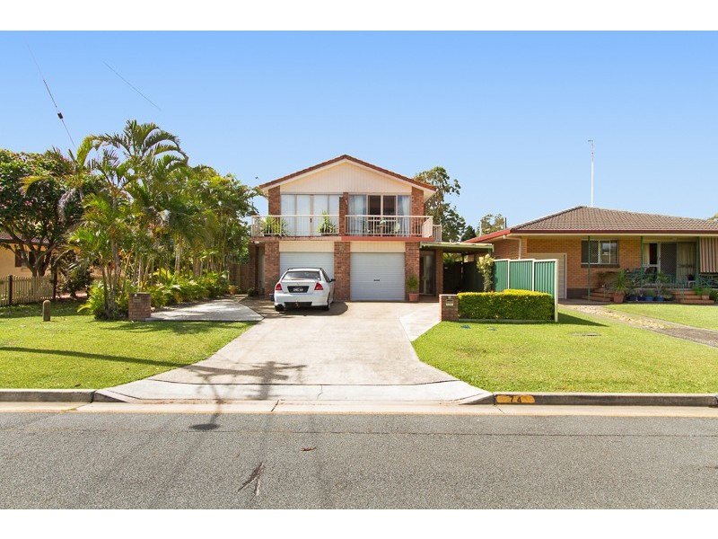 2/74 Third Avenue, Palm Beach QLD 4221