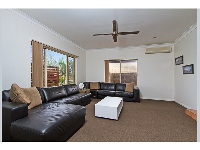 38 Tussock Crescent, Elanora QLD 4221