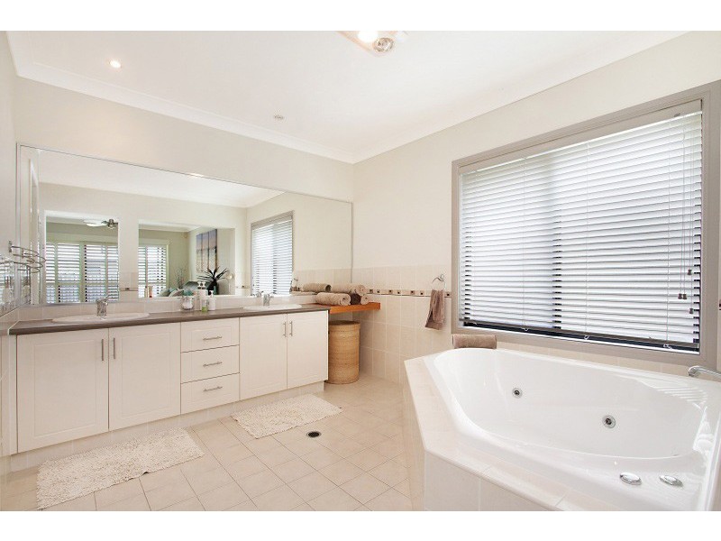 55 Observatory  Drive, Reedy Creek QLD 4227