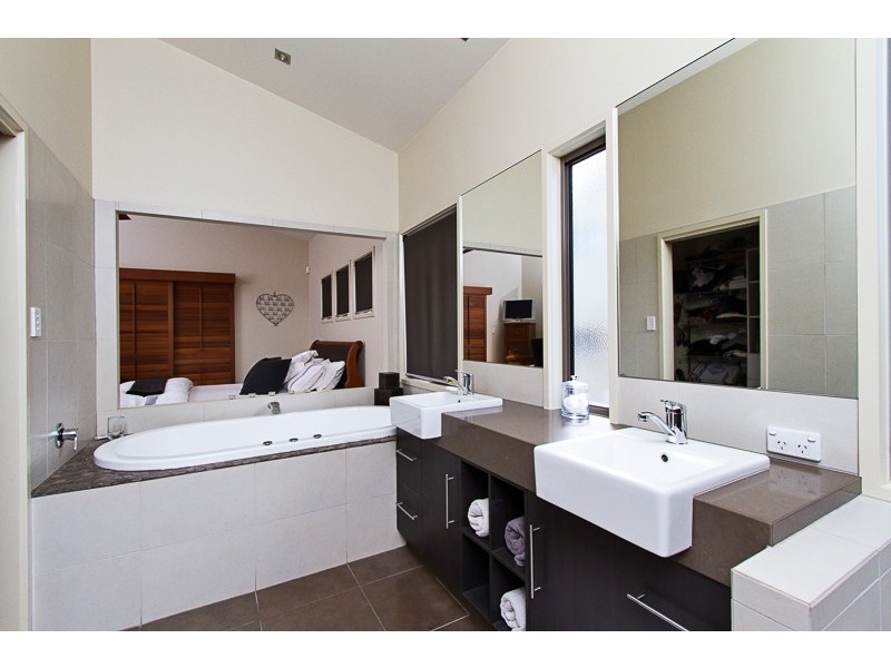 2/3 First Avenue, Palm Beach QLD 4221