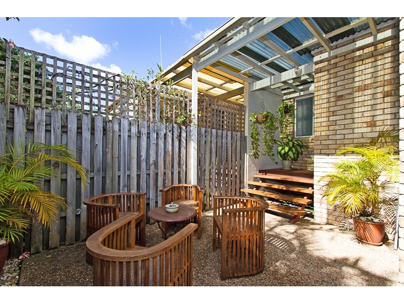 2/10 Waterdown Drive, Elanora QLD 4221