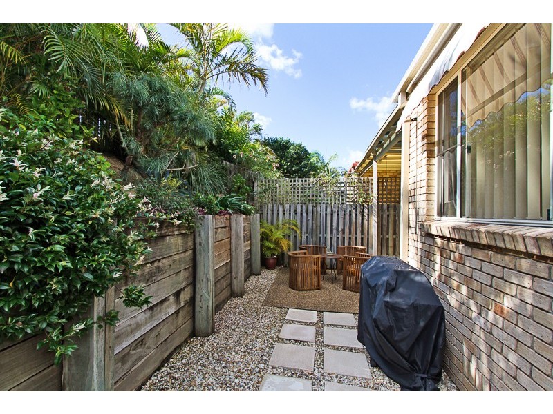 2/10 Waterdown Drive, Elanora QLD 4221