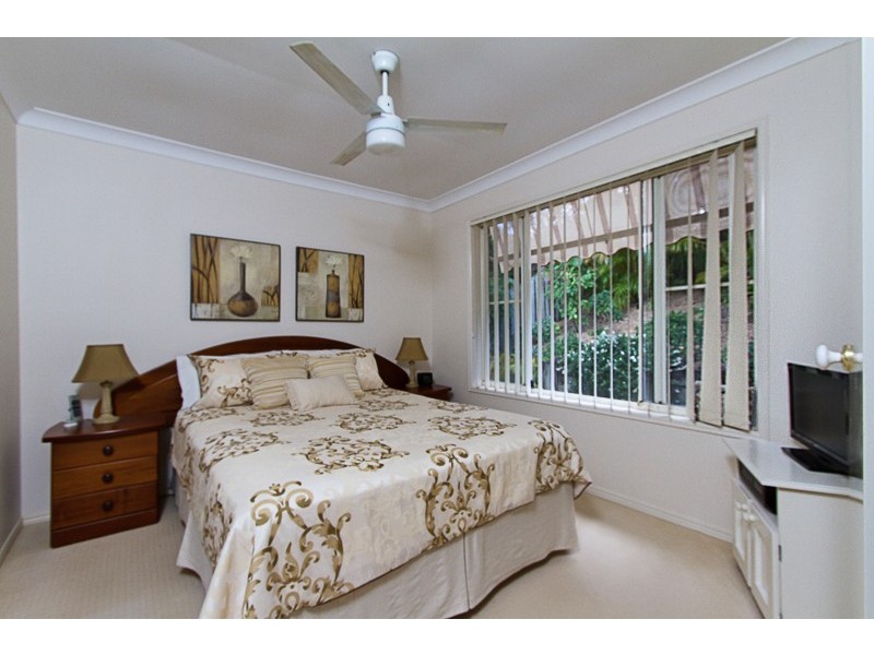 2/10 Waterdown Drive, Elanora QLD 4221