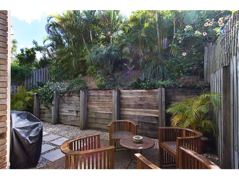 2/10 Waterdown Drive, Elanora QLD 4221