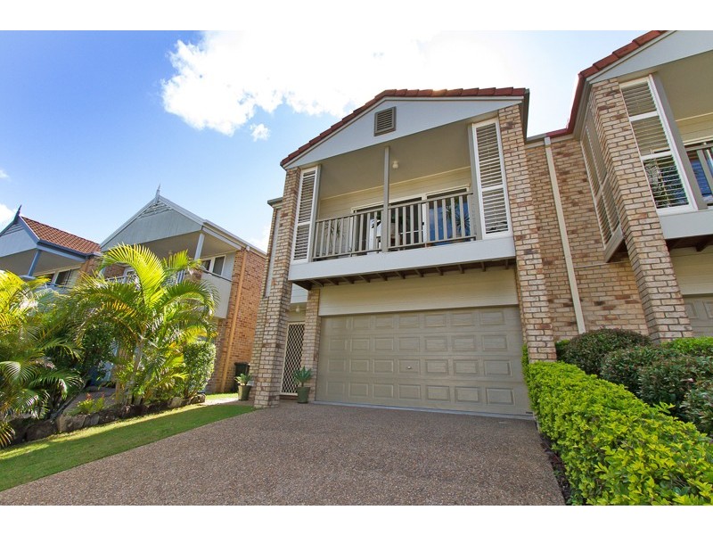 2/10 Waterdown Drive, Elanora QLD 4221