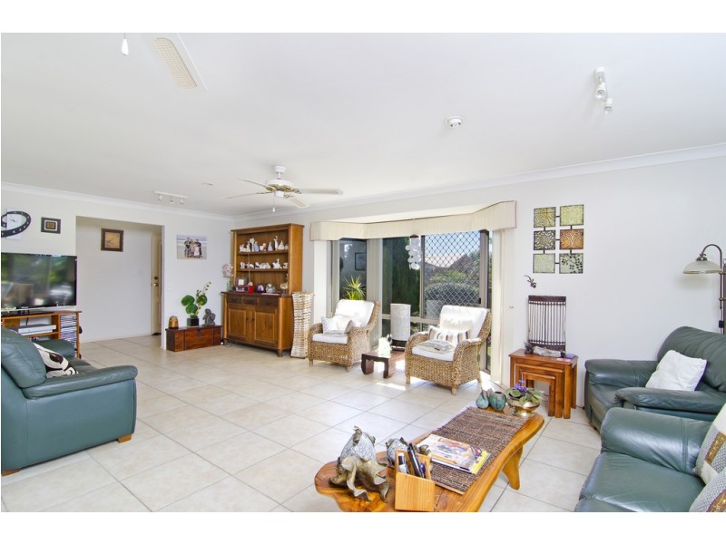 26 Wedgebill Parade, Burleigh Waters QLD 4220