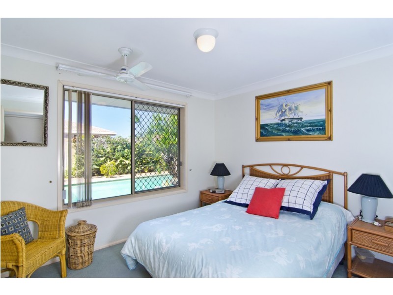 26 Wedgebill Parade, Burleigh Waters QLD 4220