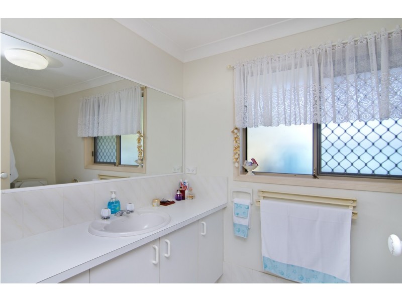 26 Wedgebill Parade, Burleigh Waters QLD 4220