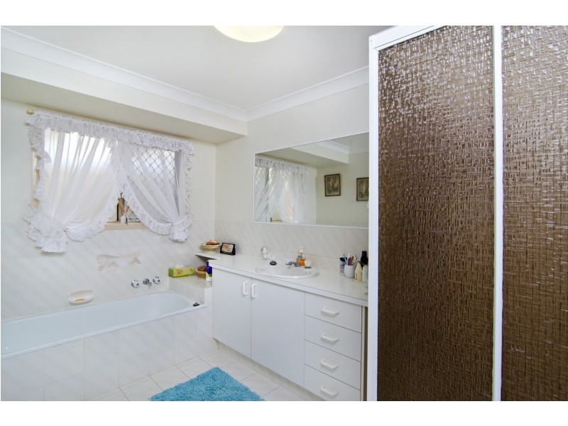 26 Wedgebill Parade, Burleigh Waters QLD 4220
