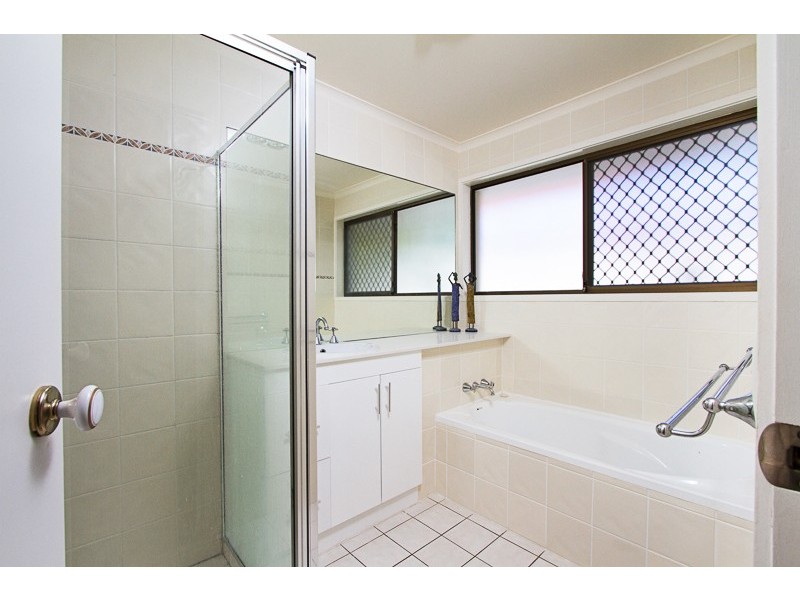 Elanora QLD 4221