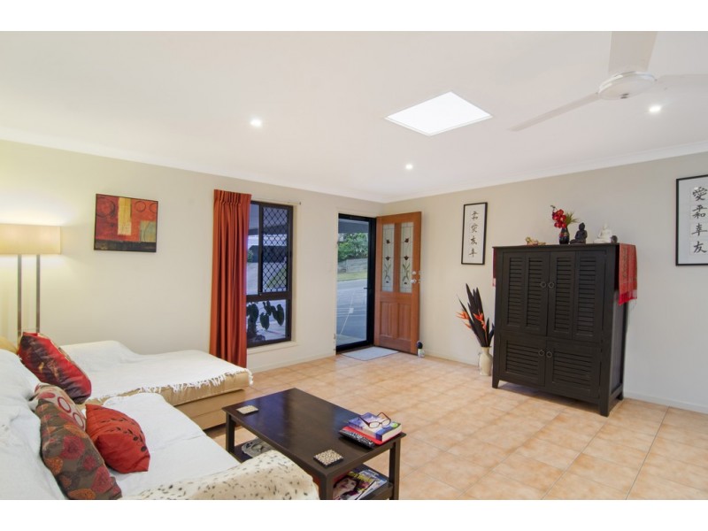 4 Dianella Court, Elanora QLD 4221