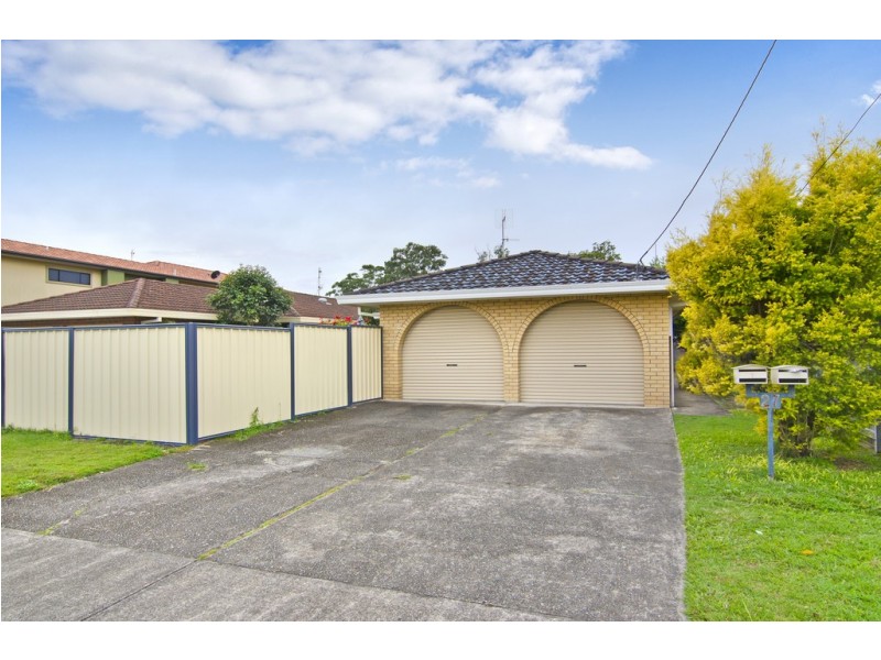 2/27 Leyte Avenue, Palm Beach QLD 4221