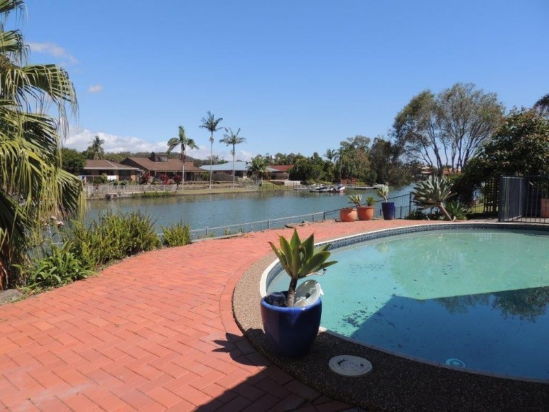 4 Chauvel Court, Currumbin Waters QLD 4223