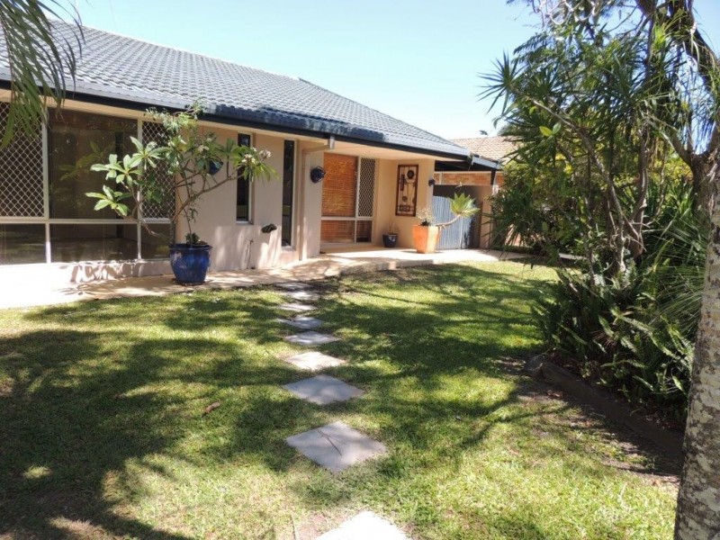 4 Chauvel Court, Currumbin Waters QLD 4223